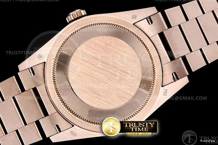 1211 RDD0219B – DayDate 36mm SportInspired 691